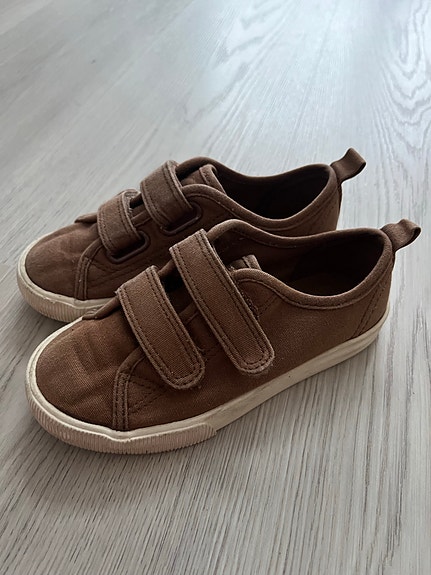 H&M kengät 27