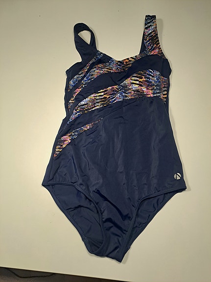 M&S uimapuku 38