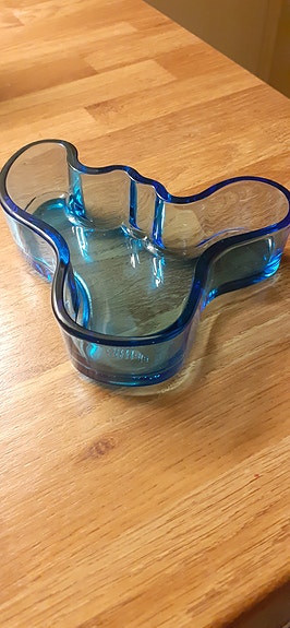 Alvar Aalto: pieni sininen malja