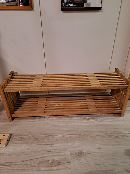 Puinen kenkä/kukkateline