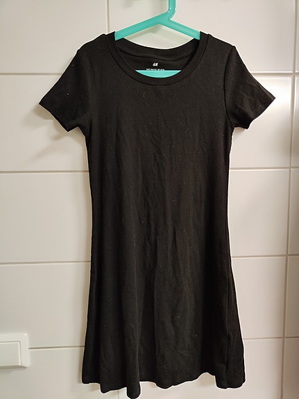 musta mekko, koko 146/152