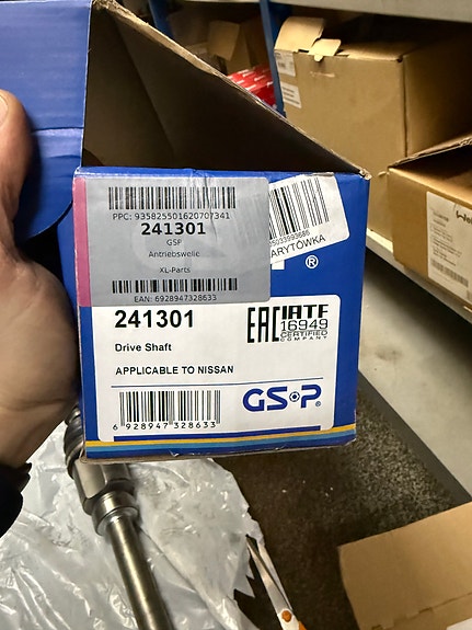Nissan Qashqai 2007-2014 oikea etuvetoakseli 39100jd02b