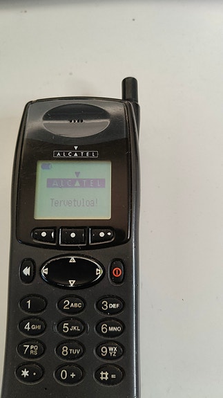 Alcatel HC 800 matkapuhelin