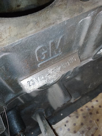 Opel diesel 2.3 moottorin lohko