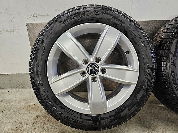 Kitkarengassarja VW:n alkuperäisillä vanteilla.
