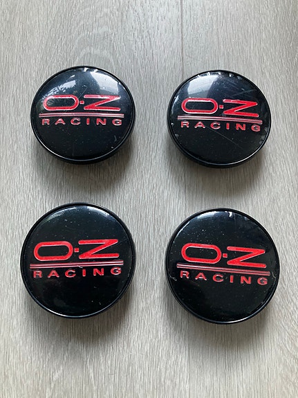 OZ Racing logolla keskiöt 69mm