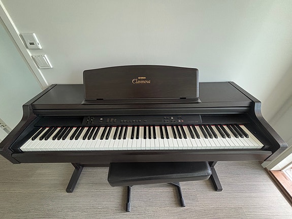 Piano: Yamaha, Clavinova CLP840