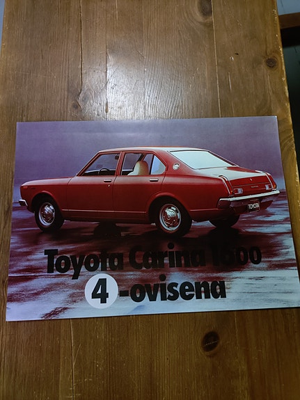 Toyota Carina myyntiesite