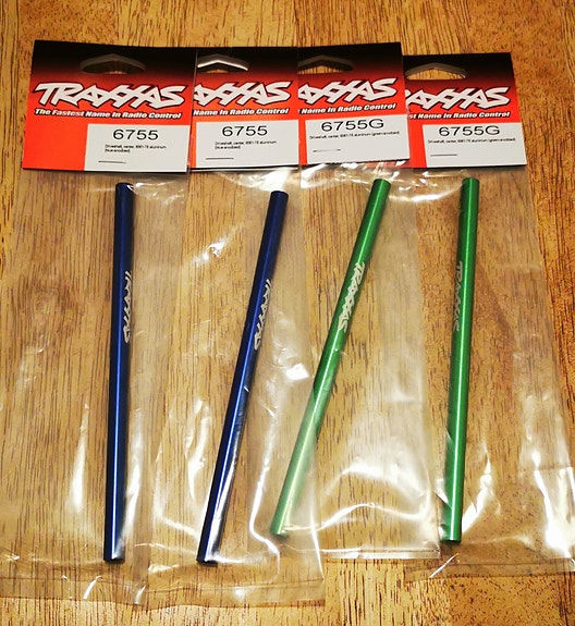 Traxxas 6755 alumiinikardaaneita