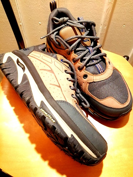 Sketchers miesten ulkoilukengät sisämitta 28,5cm
