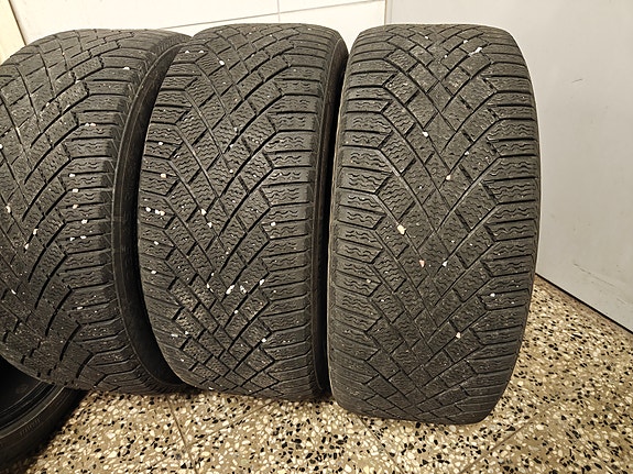 Kitkarenkaat 235/45 R18