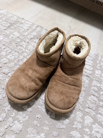 UGG kengät