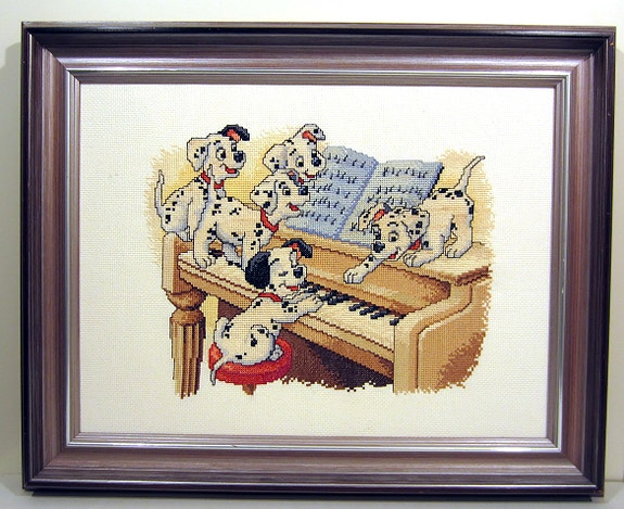 101 Dalmatialaista Disney ristipistotyö