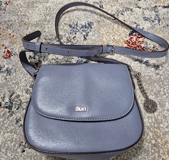 DKNY olkalaukku