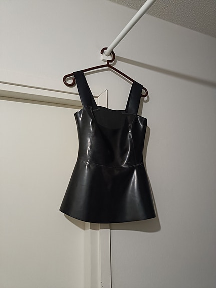 Latex / lateksi mekkoja/hameita