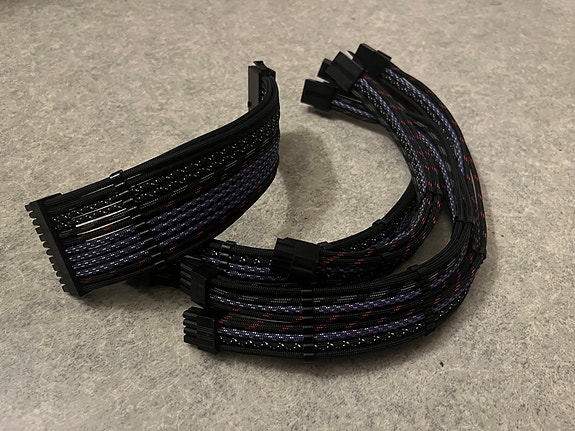 Laadukkaat paracord jatkokaapelit virtalähteeseen