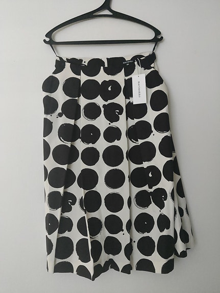 Marimekko 38 uusi hame, kivet