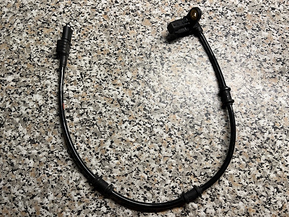 Mercedes ML W163 ABS anturi oikea taka, ATE, MB osano A1635422118