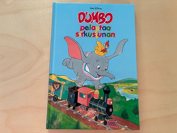 Walt Disney: Dumbo pelastaa sirkusjunan
