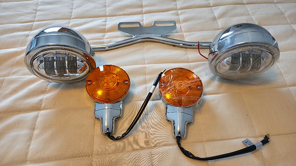 LED lisävalot moottoripyörään (esim. Harley Davidson)