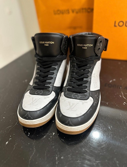 Louis Vuittonin Rivoli Sneaker Boots -kengät Tri-Color kuosilla