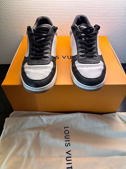 Louis Vuittonin Rivoli Sneaker kengät Tri-Color kuosilla. Koko 8
