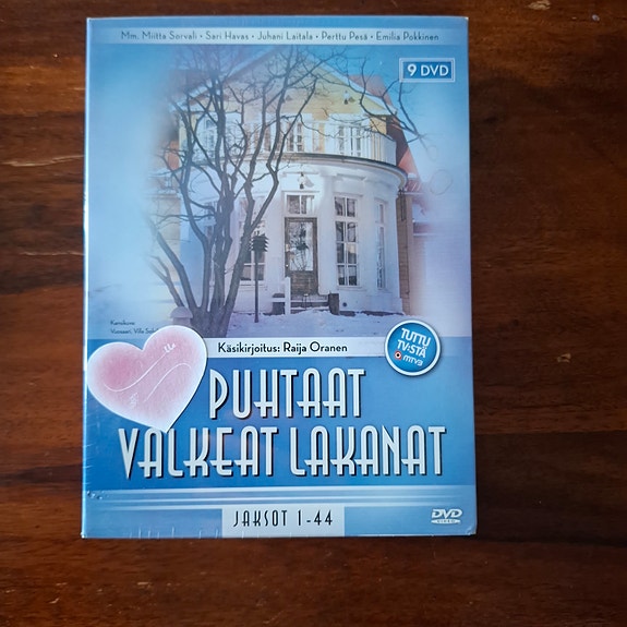 Uusi Puhtaat valkeat lakanat 9 dvd;n boxi