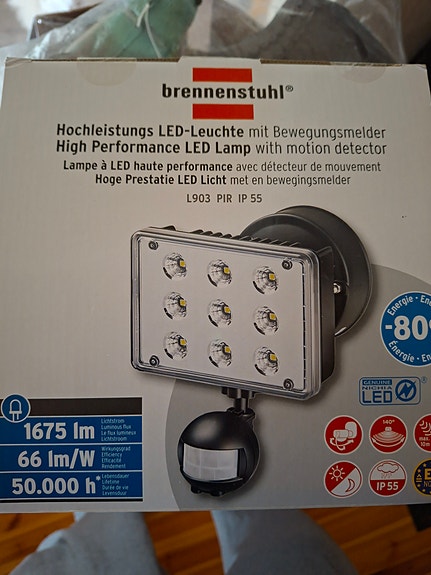 LED-ulkovalaisin tunnistimella -uusi