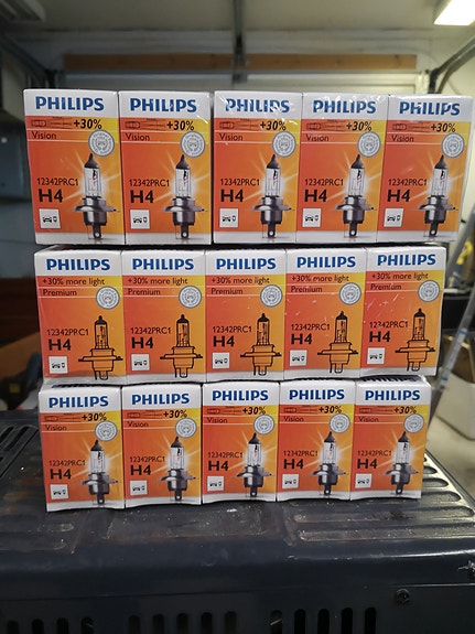 Philips ajovalopolttimo 40 x H4 + 10 x Philips H7
