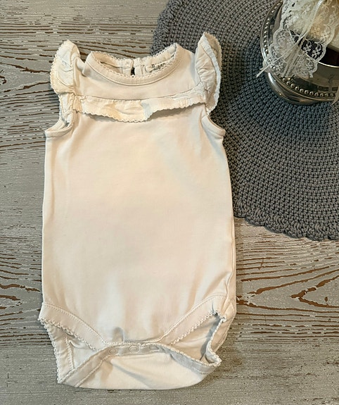 Newbie: Valkoinen body kokoa 62 cm