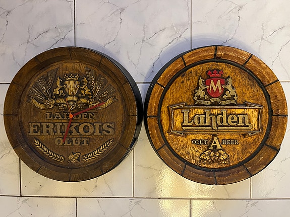 Lahden Erikois olut kello + Lahden A Tynnyripääty