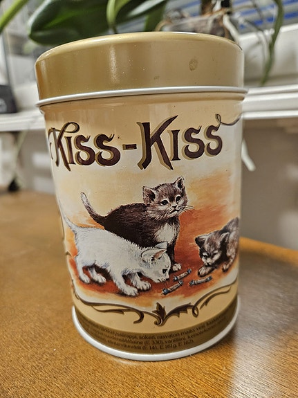 Kiss-Kiss metallipurkki