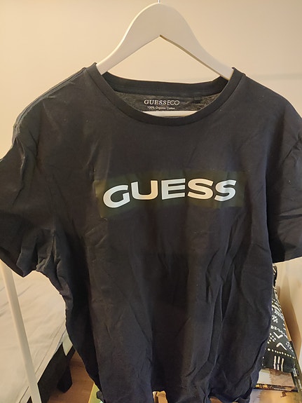 GUESS miesten t-paita XL