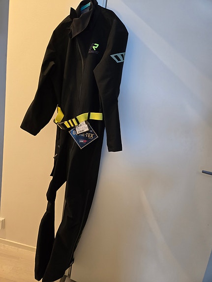 Rukka Aqua Shell Goretex haalari / sadeasu koko 50 UUSI