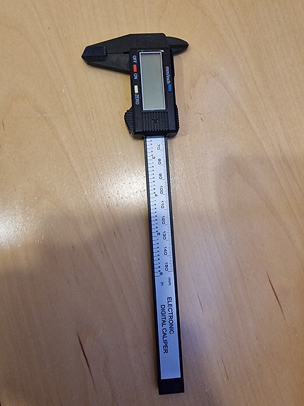 Työntömitta digitaalinen
