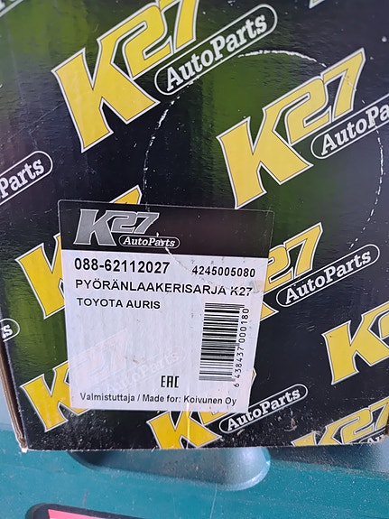 Toyota avensis t27 pyörän laakerit