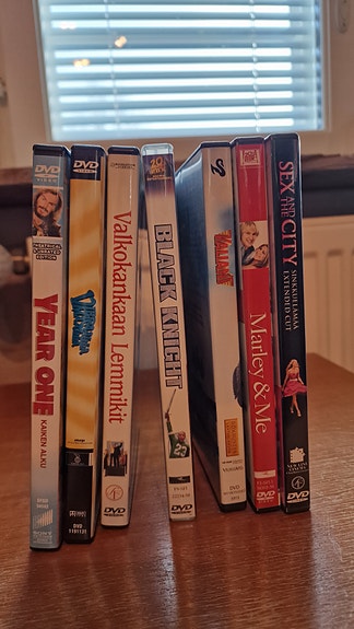 DVD-elokuvia settinä 7 kpl