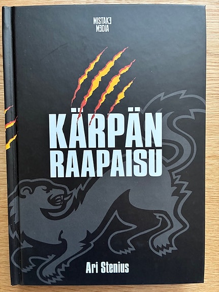 Kärpän raapaisu Oulun Kärpät kirja