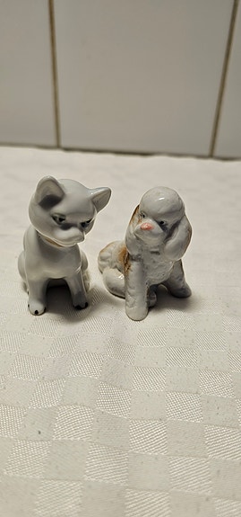 Kissa ja koira figuuri