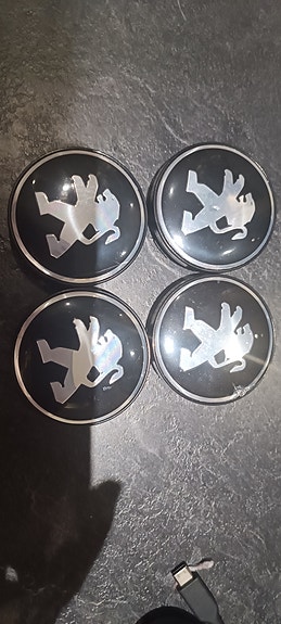 Peugeut vanteen keskiöt