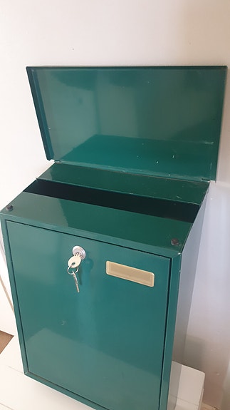 postilaatikko lukittava 2 avaimella