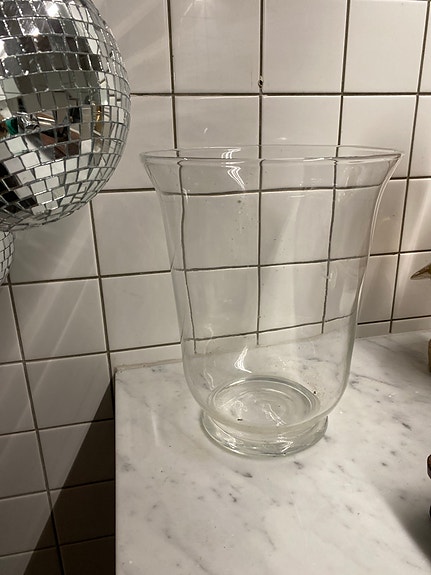 Kaunis iso lasimalja