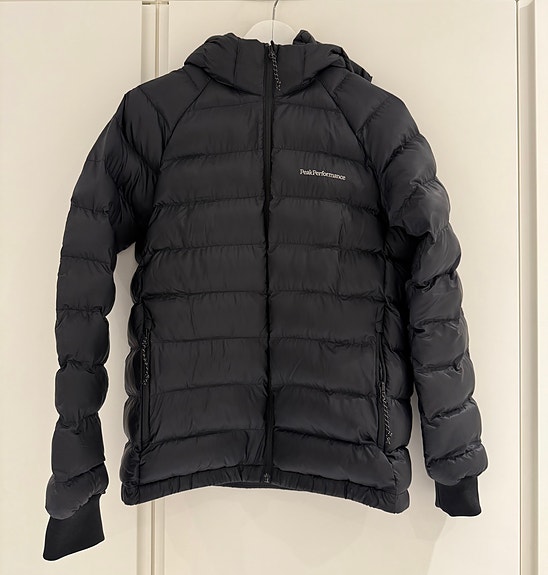 Peak Performance jr tomic insulated hood 170 cm uusi