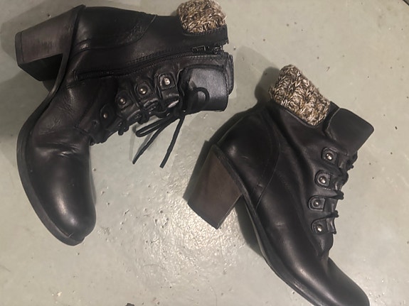 Naisten bootsit