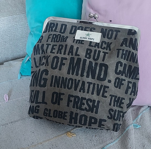 GLOBE HOPE pussukka
