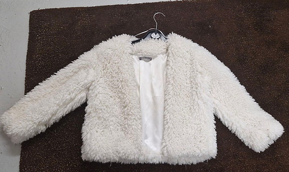 Gina Tricot valkoinen pörrötakki / bolero XS
