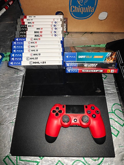 Ps4 + 14kpl nhl pelejä+ pari muuta peliä