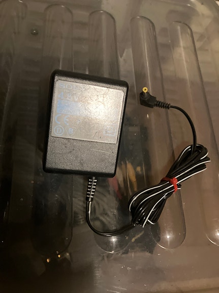 Sony laturi 4,5v