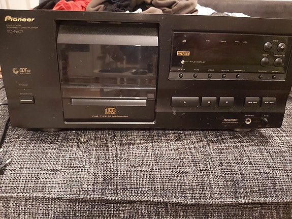 Pioneer 25cd soitin/vaihtaja