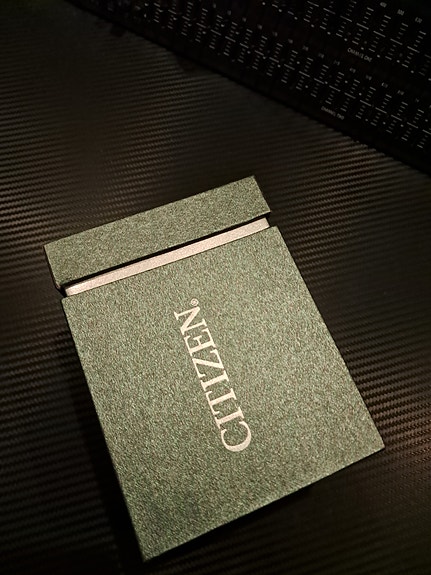 Citizen Sapphire rannekello